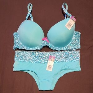 Hers By Herman Adorable Set ! 36D , Large Panties. Nwt